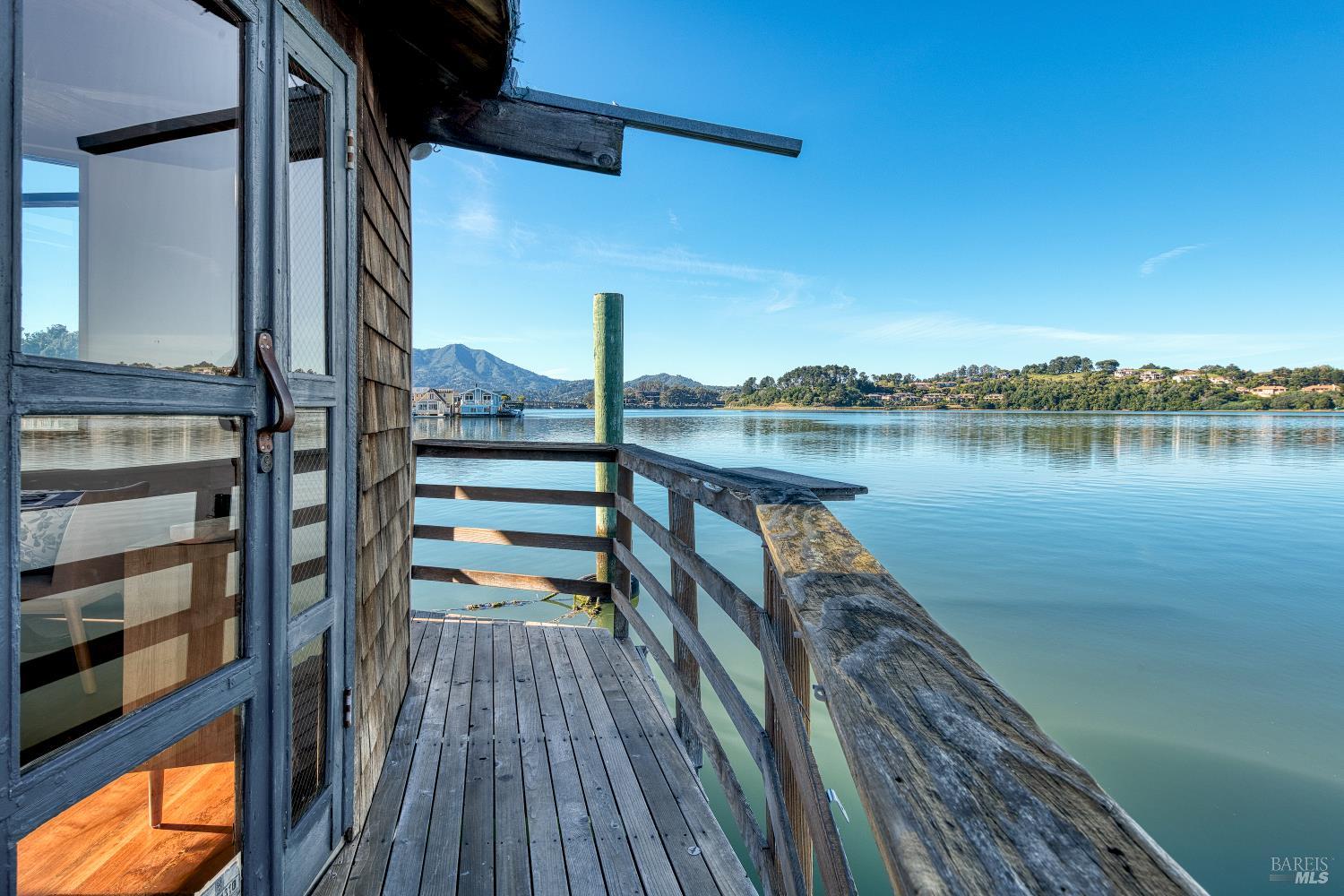 Detail Gallery Image 32 of 33 For 42 E Pier Unkn, Sausalito,  CA 94965 - 1 Beds | 1 Baths