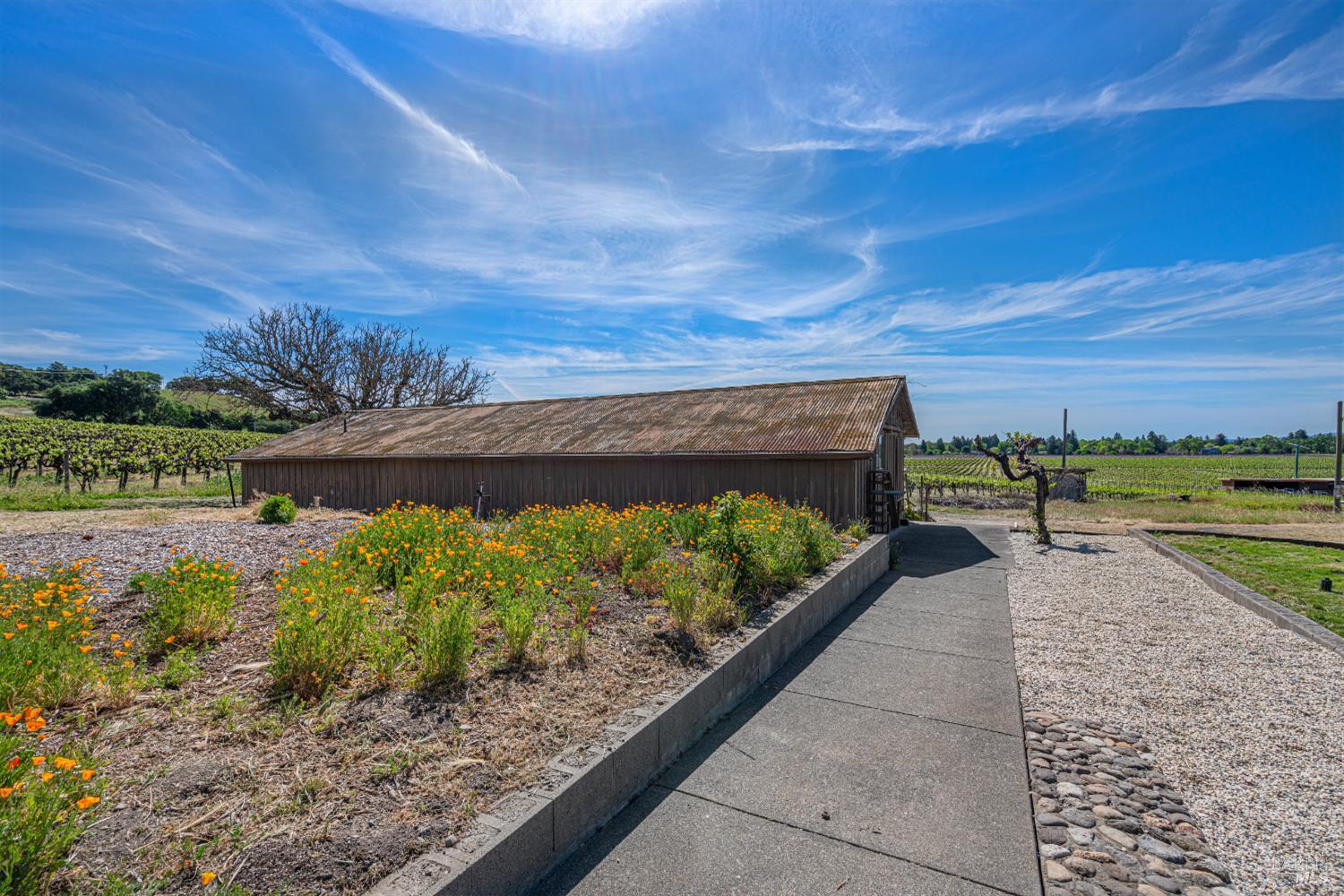 Detail Gallery Image 29 of 60 For 590 Pleasant Ave, Santa Rosa,  CA 95403 - 4 Beds | 3 Baths