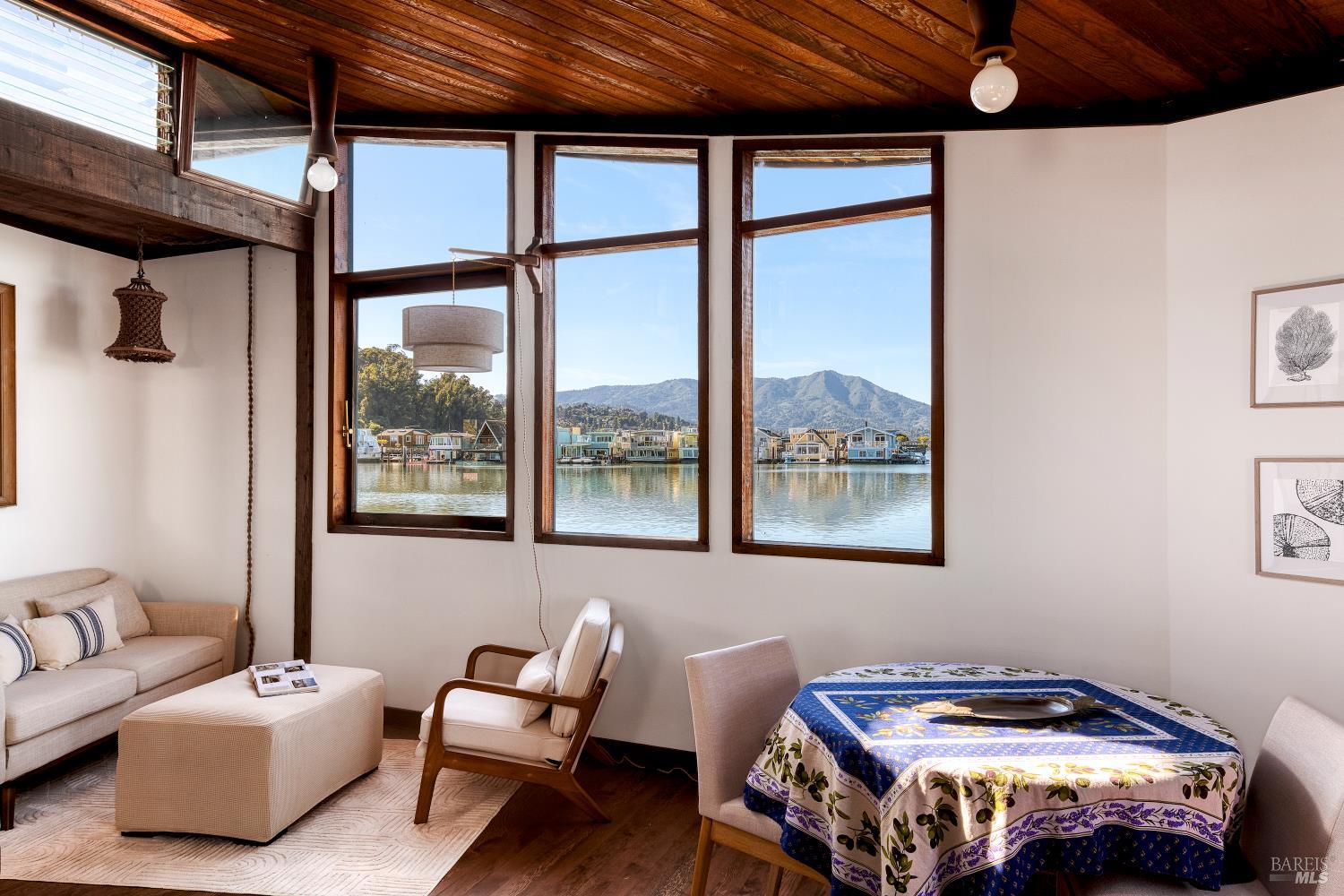 Detail Gallery Image 21 of 33 For 42 E Pier Unkn, Sausalito,  CA 94965 - 1 Beds | 1 Baths