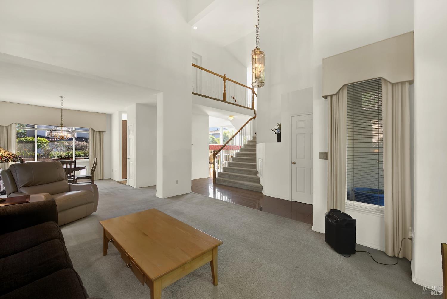 Detail Gallery Image 19 of 75 For 150 Deerglen Cir, Vacaville,  CA 95687 - 5 Beds | 3 Baths