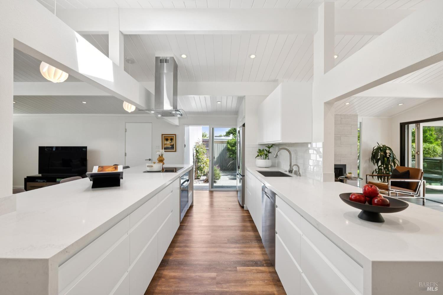 Detail Gallery Image 4 of 57 For 839 Greenberry Ln, San Rafael,  CA 94903 - 4 Beds | 2 Baths