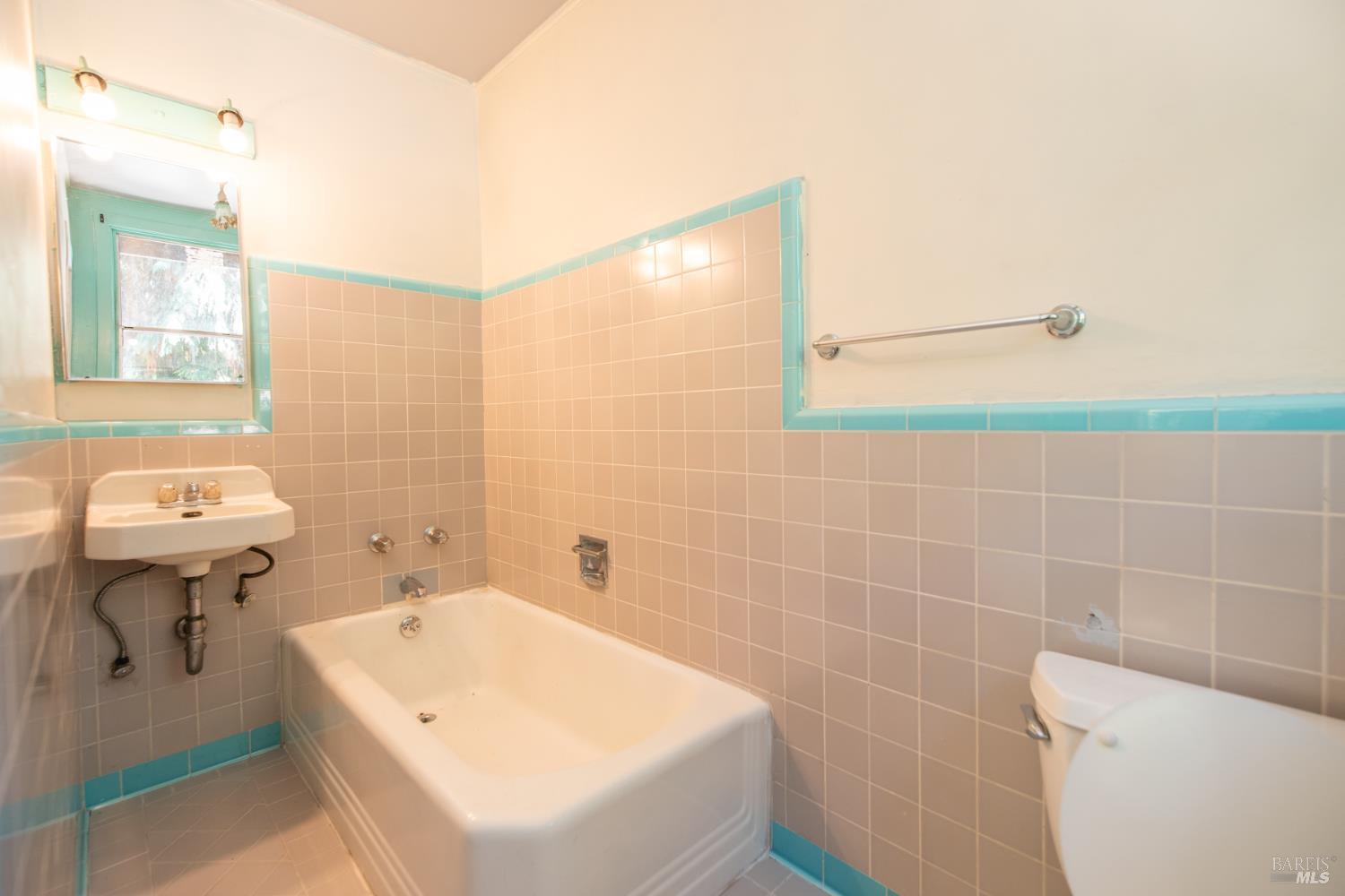 Detail Gallery Image 17 of 25 For 10671 Forest Hills Rd, Forestville,  CA 95436 - 3 Beds | 2 Baths