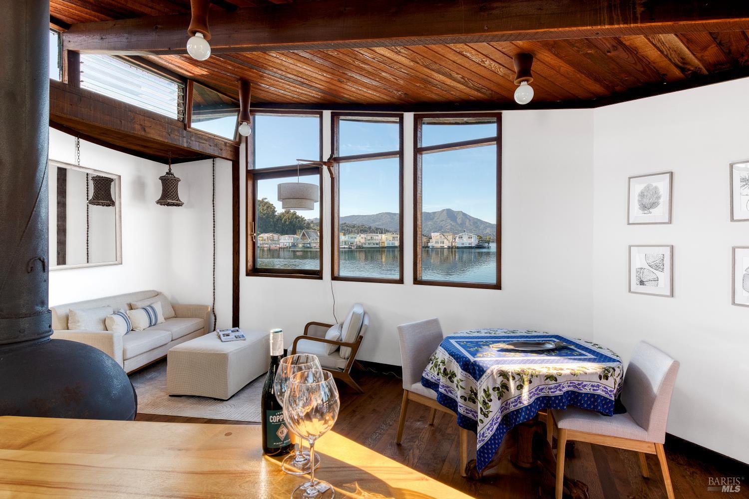 Detail Gallery Image 20 of 33 For 42 E Pier Unkn, Sausalito,  CA 94965 - 1 Beds | 1 Baths