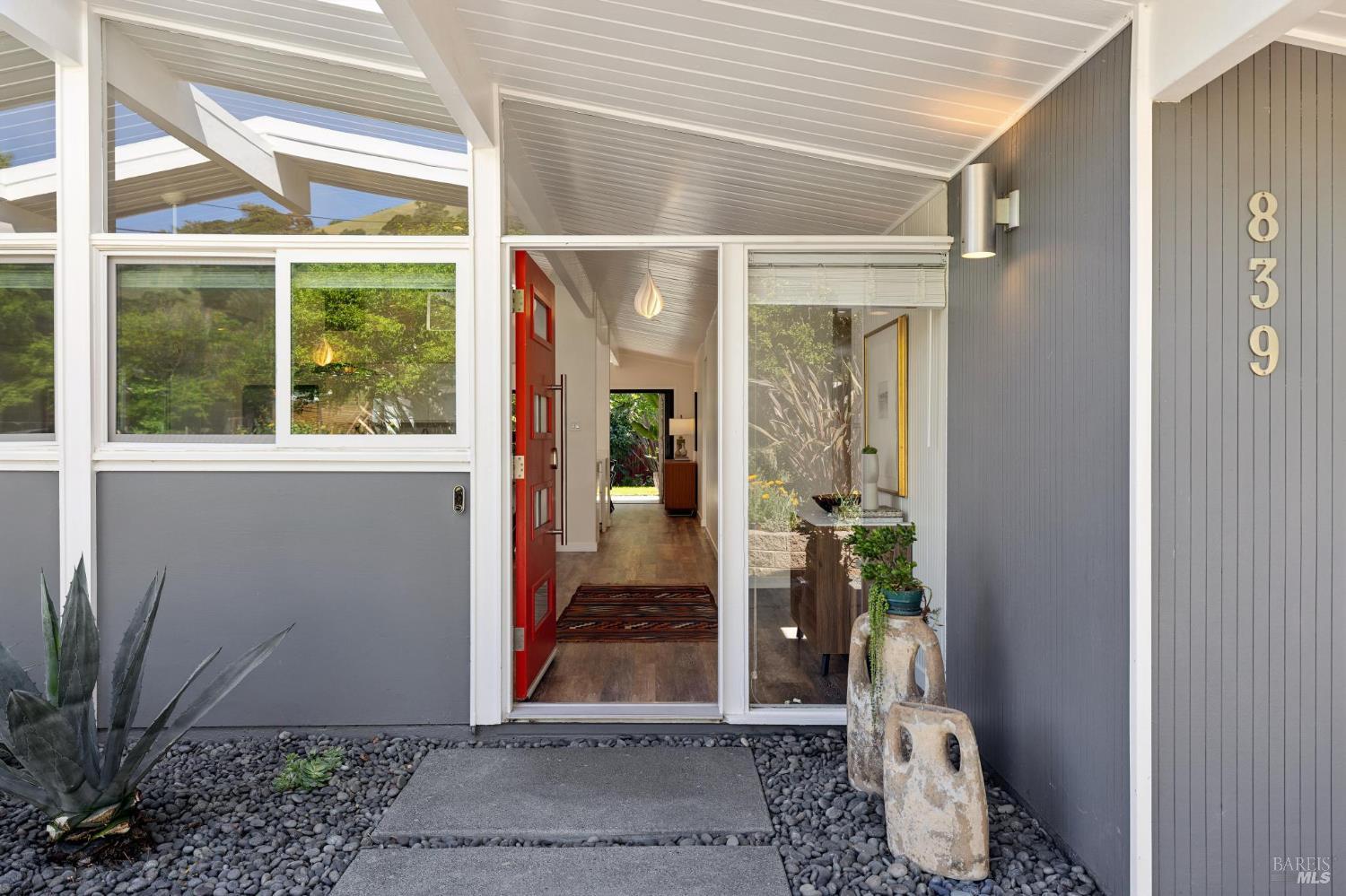 Detail Gallery Image 11 of 57 For 839 Greenberry Ln, San Rafael,  CA 94903 - 4 Beds | 2 Baths