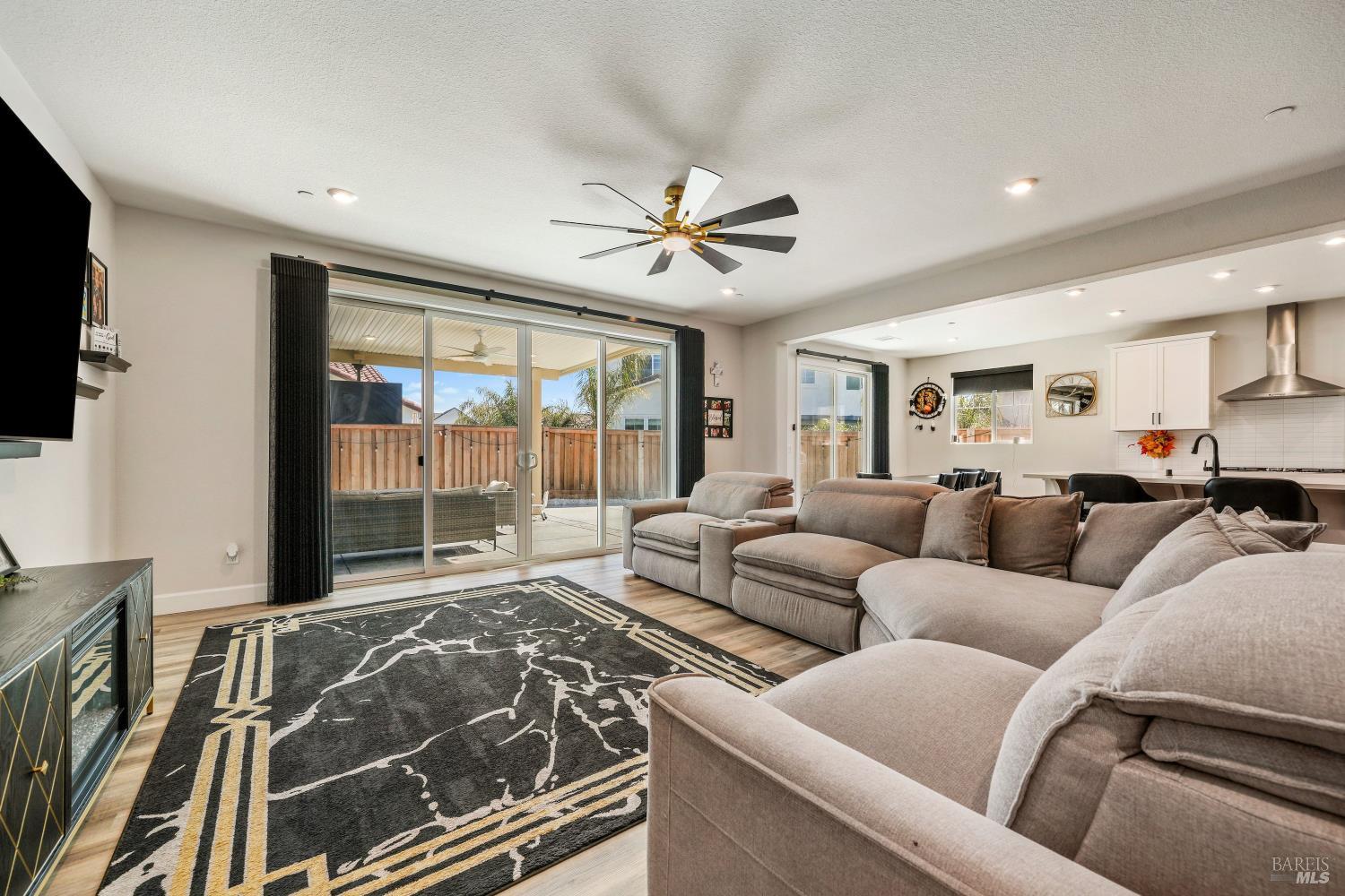 Detail Gallery Image 25 of 65 For 1245 Pacific Pl, Dixon,  CA 95620 - 5 Beds | 4 Baths