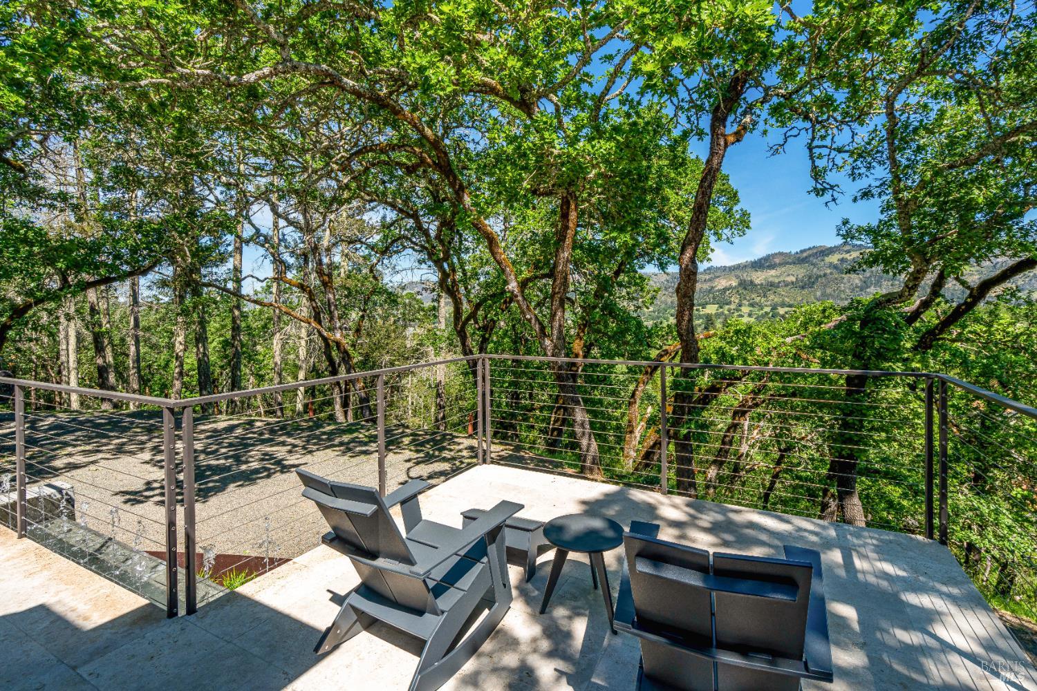 Detail Gallery Image 5 of 53 For 807 Wild Oak Dr, Santa Rosa,  CA 95409 - 3 Beds | 3/1 Baths