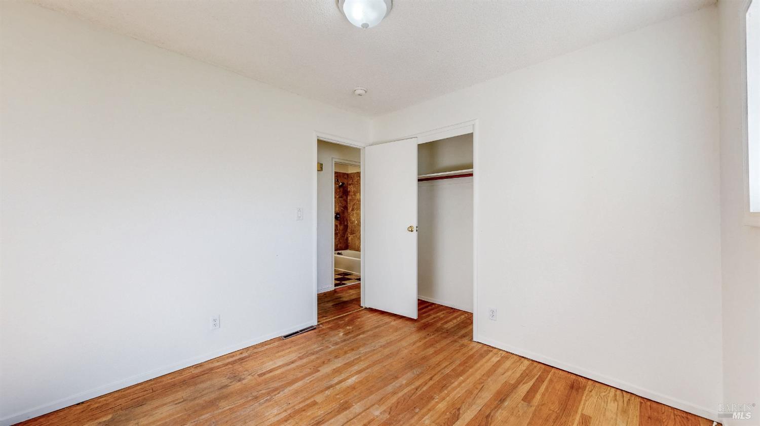 Detail Gallery Image 14 of 34 For 4872 Canyon Dr, Santa Rosa,  CA 95409 - 4 Beds | 2 Baths