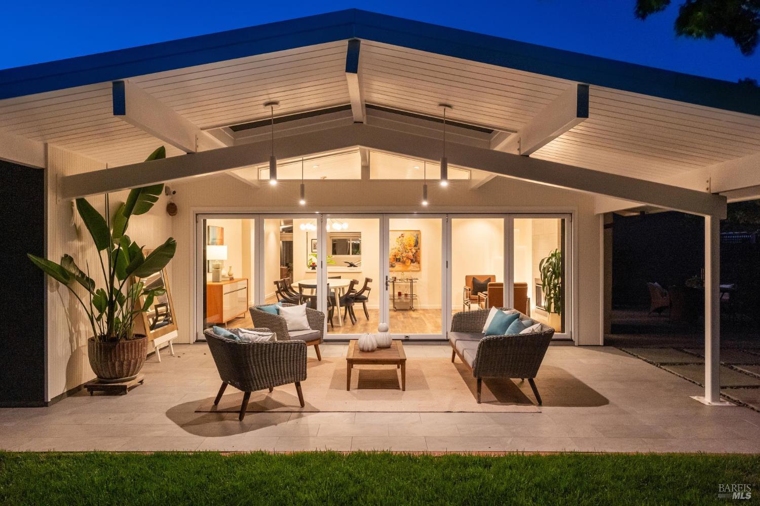 Detail Gallery Image 24 of 57 For 839 Greenberry Ln, San Rafael,  CA 94903 - 4 Beds | 2 Baths