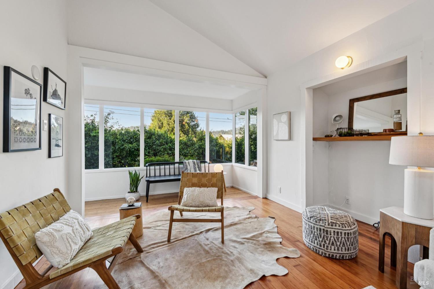 Detail Gallery Image 13 of 69 For 18 Cypress Rd, Point Reyes Station,  CA 94956 - 4 Beds | 1/1 Baths