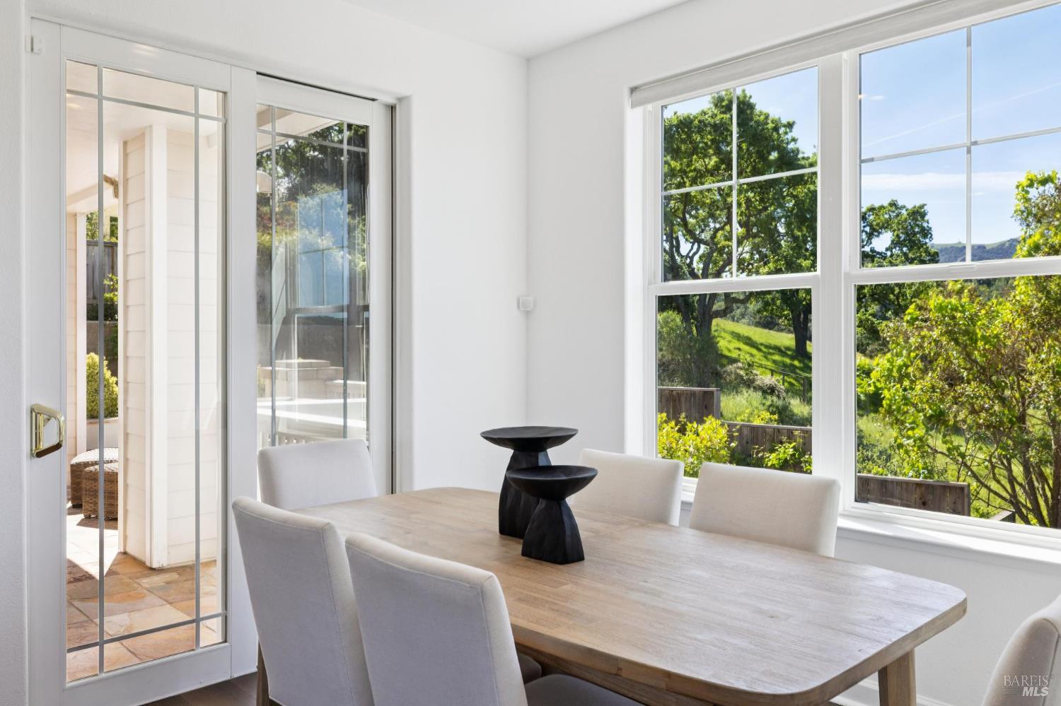 Detail Gallery Image 34 of 99 For 40 Miwok Dr, Novato,  CA 94947 - 5 Beds | 4/1 Baths