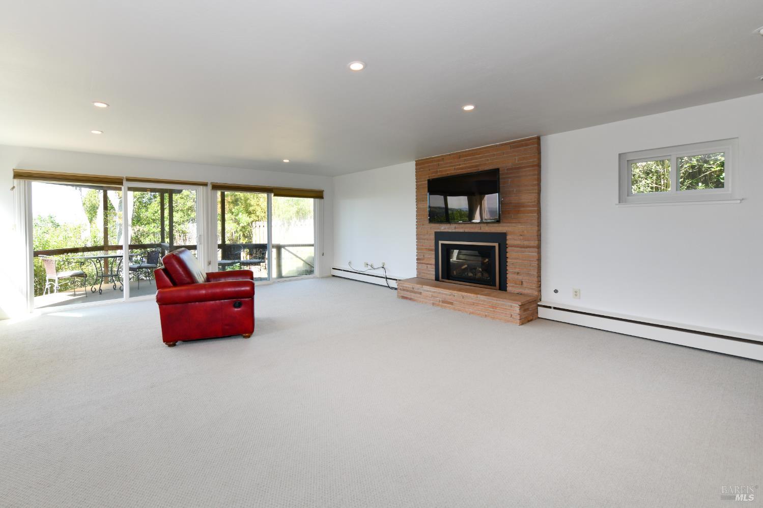 Detail Gallery Image 7 of 32 For 22 Monez Blvd, Napa,  CA 94559 - 4 Beds | 2/1 Baths