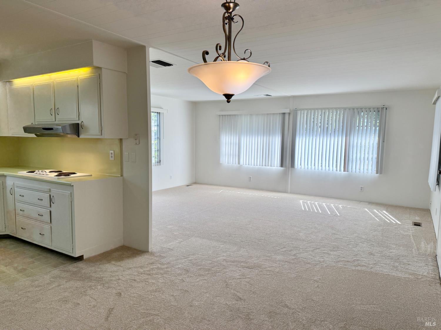 Detail Gallery Image 12 of 51 For 229 Cazares Cir, Sonoma,  CA 95476 - 2 Beds | 2 Baths