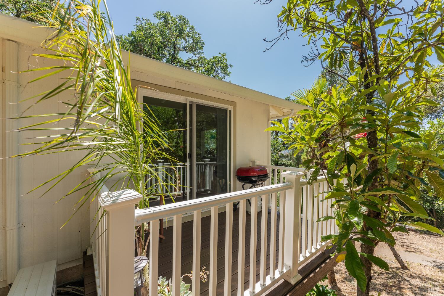 Detail Gallery Image 29 of 39 For 925 Knob Hill Rd, Ukiah,  CA 95482 - 3 Beds | 2 Baths