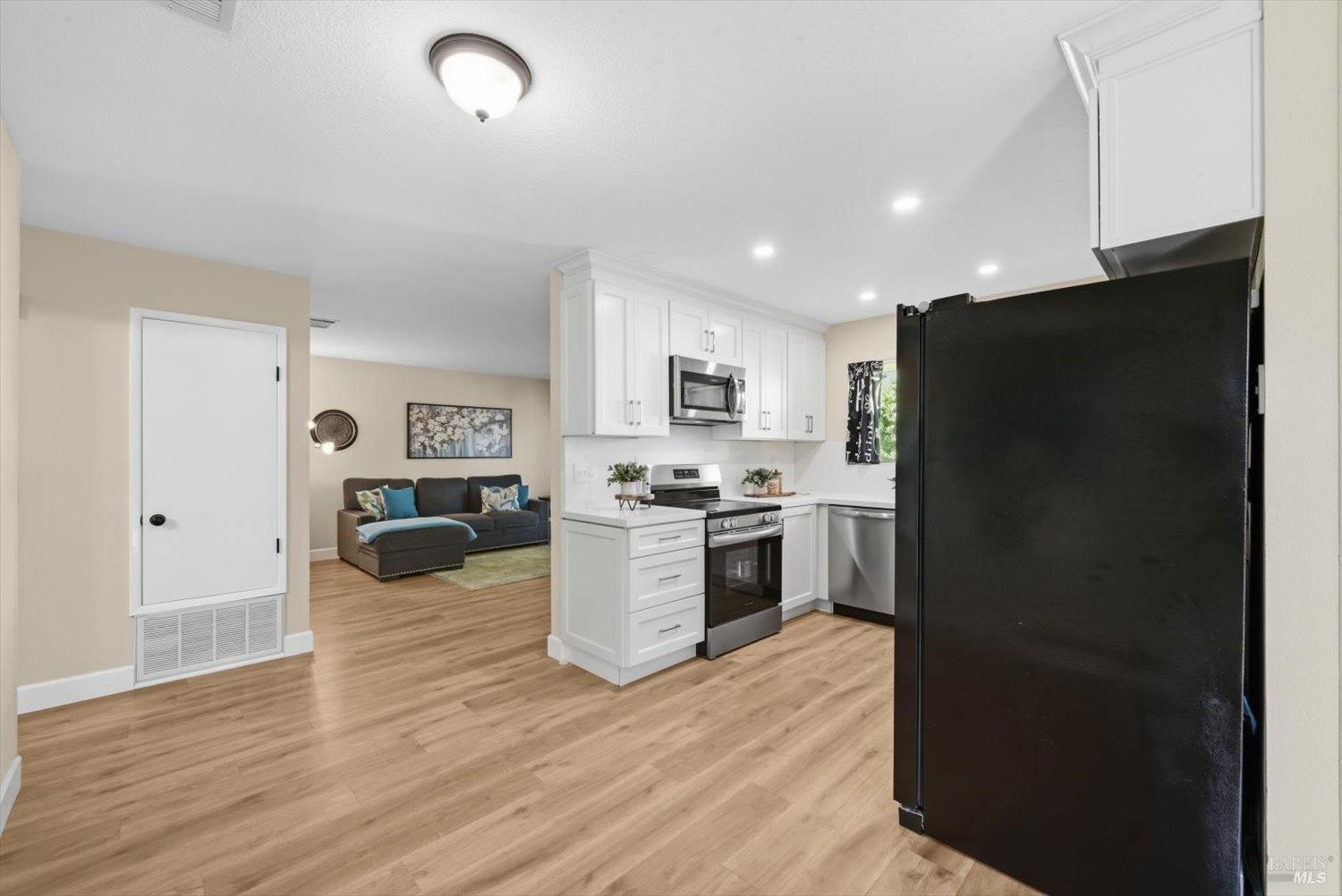 Detail Gallery Image 22 of 76 For 427 Temple Dr, Vacaville,  CA 95687 - 3 Beds | 2 Baths