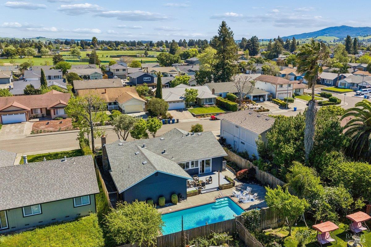 Detail Gallery Image 41 of 47 For 1619 Oneel Dr, Petaluma,  CA 94954 - 3 Beds | 2 Baths