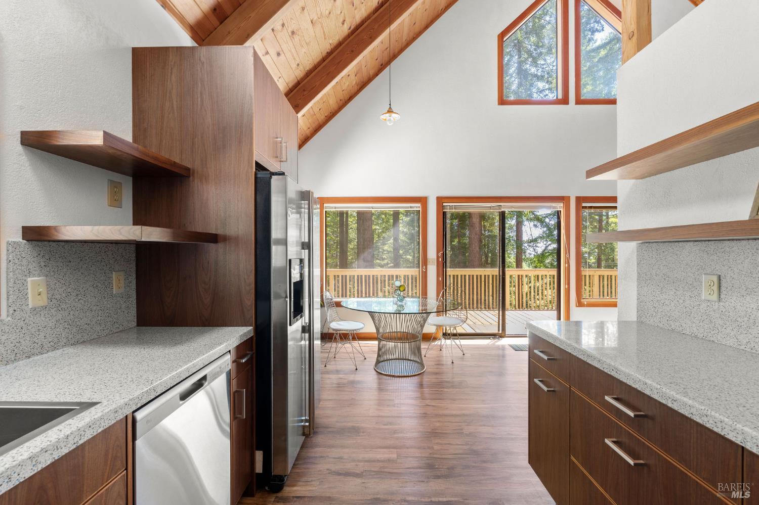 Detail Gallery Image 10 of 32 For 38051 Ocean Ridge Dr, Gualala,  CA 95445 - 2 Beds | 2 Baths