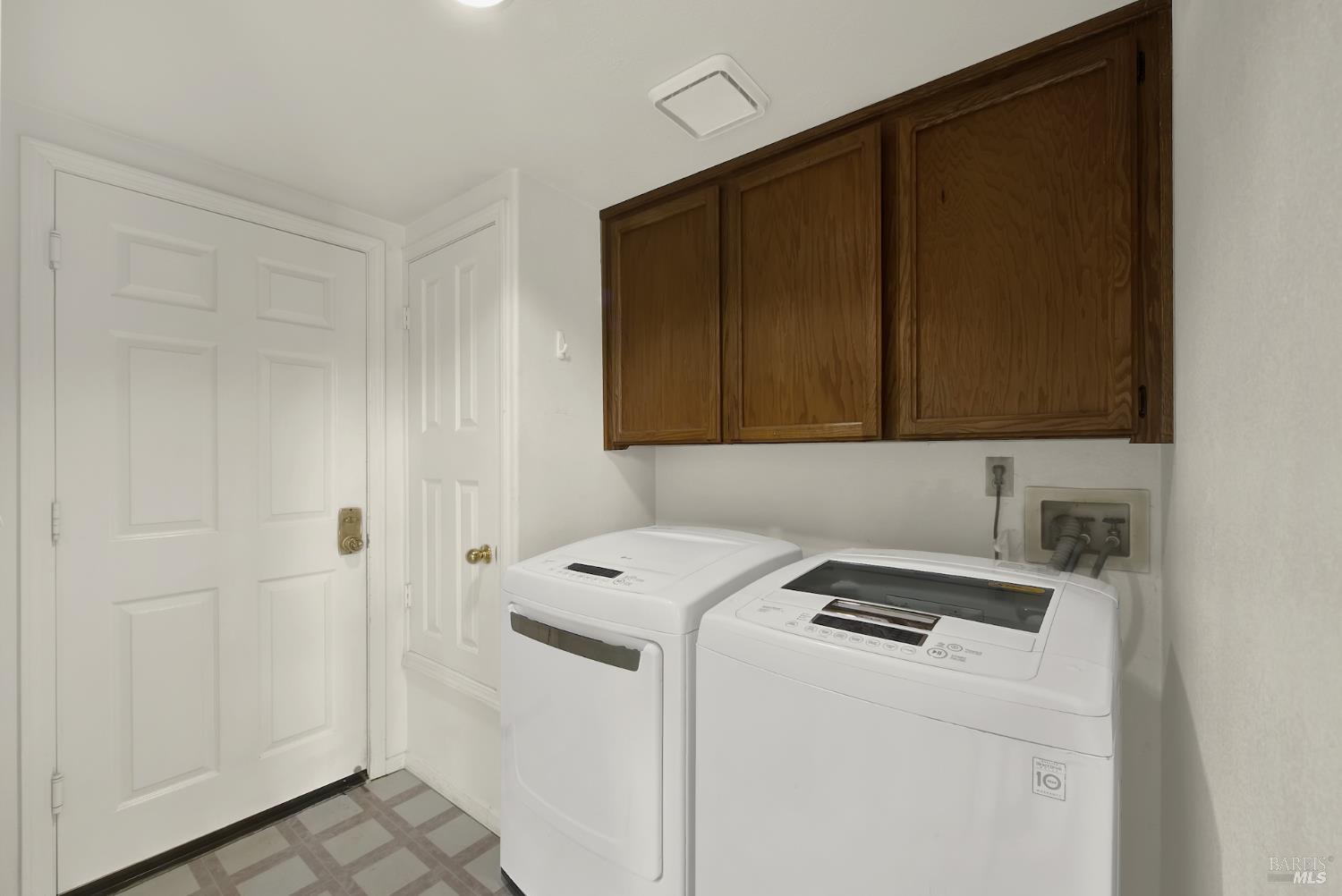 Detail Gallery Image 45 of 75 For 150 Deerglen Cir, Vacaville,  CA 95687 - 5 Beds | 3 Baths