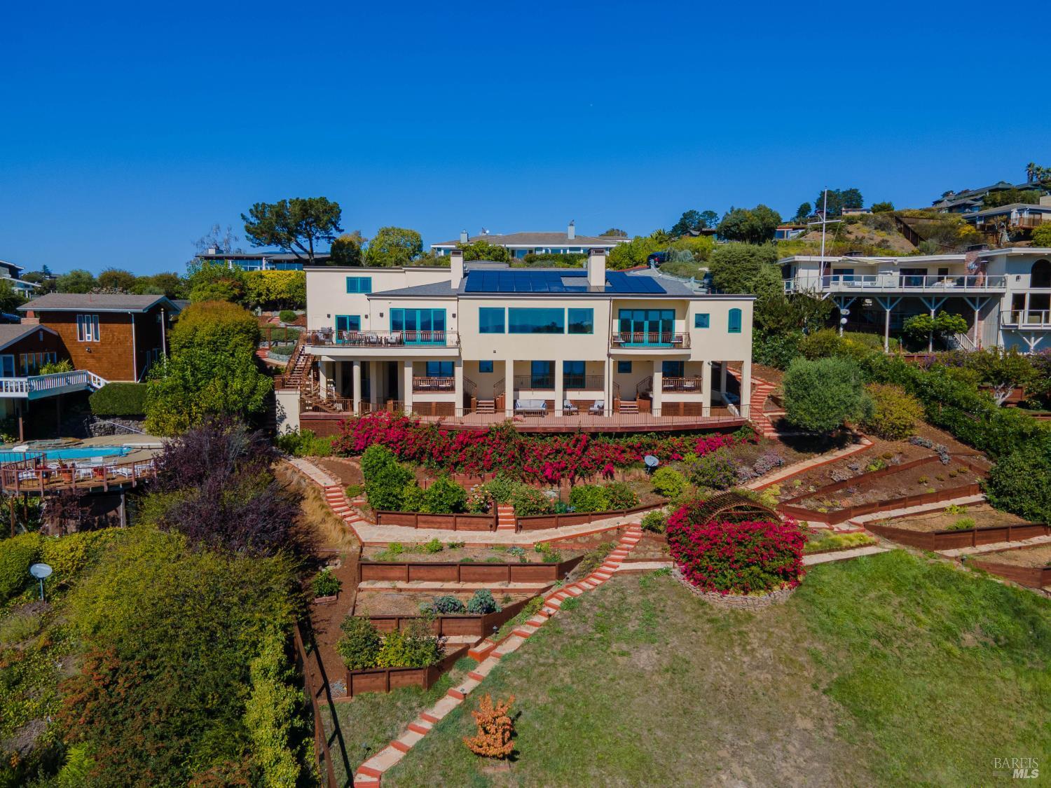 Detail Gallery Image 38 of 41 For 9 Francisco Vista Ct, Tiburon,  CA 94920 - 5 Beds | 4/2 Baths