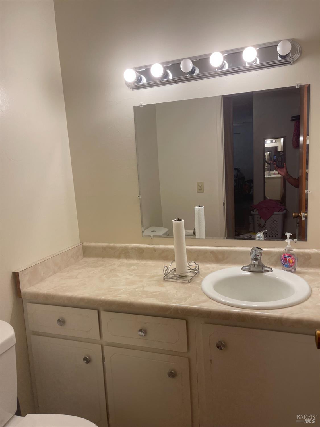 Detail Gallery Image 5 of 5 For 144 Monterey Dr, Vacaville,  CA 95687 - 2 Beds | 1/1 Baths