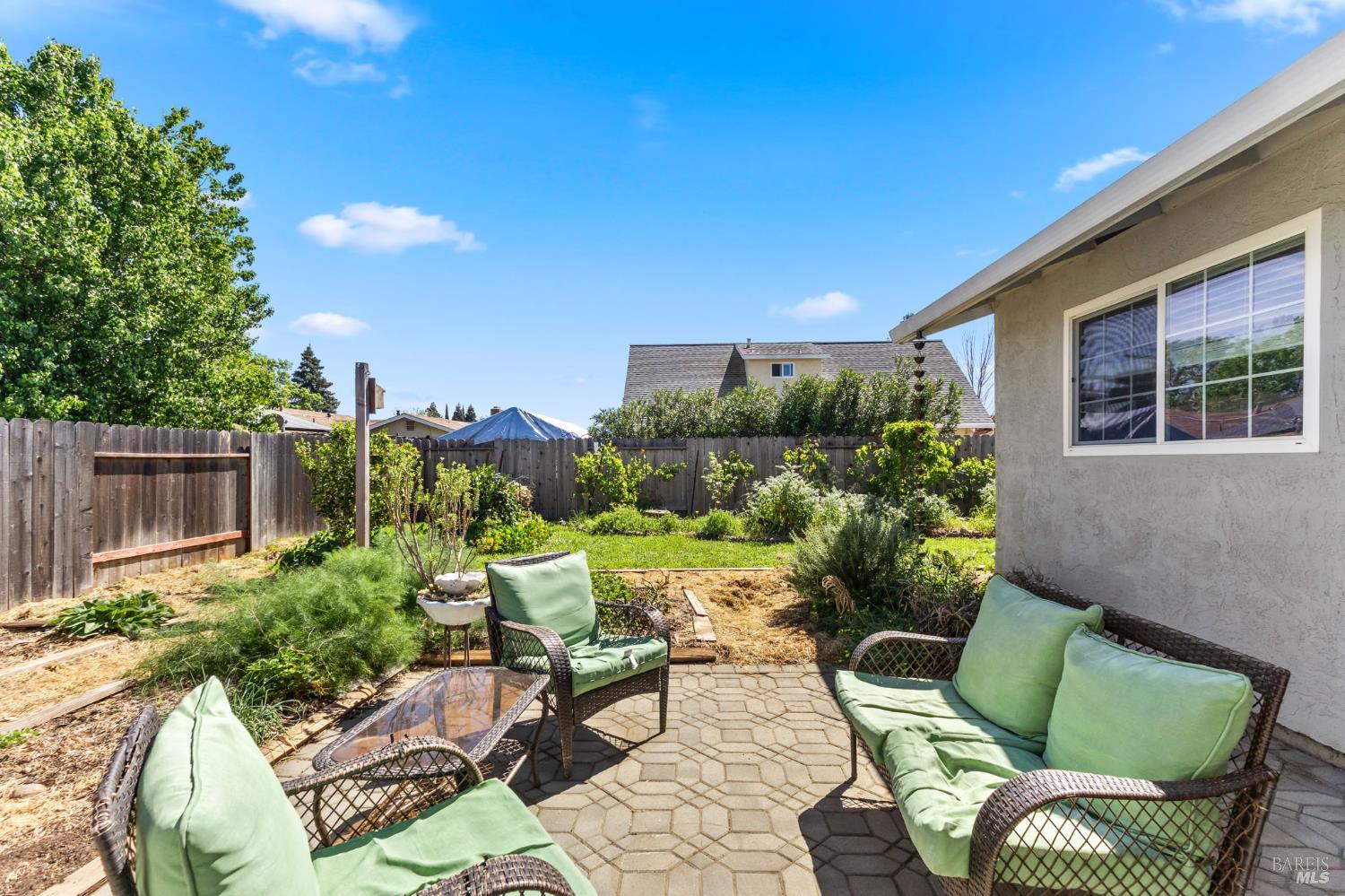 Detail Gallery Image 25 of 36 For 182 Fairview Dr, Vacaville,  CA 95687 - 3 Beds | 2 Baths