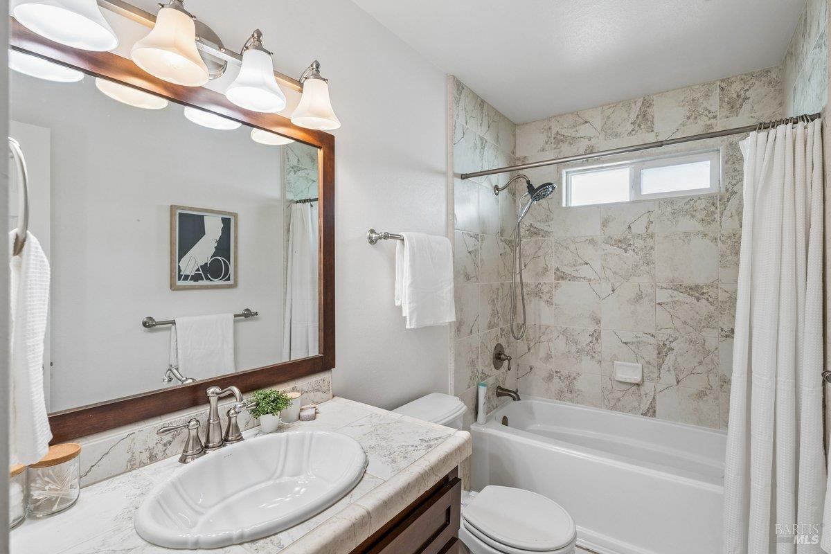 Detail Gallery Image 31 of 47 For 1619 Oneel Dr, Petaluma,  CA 94954 - 3 Beds | 2 Baths