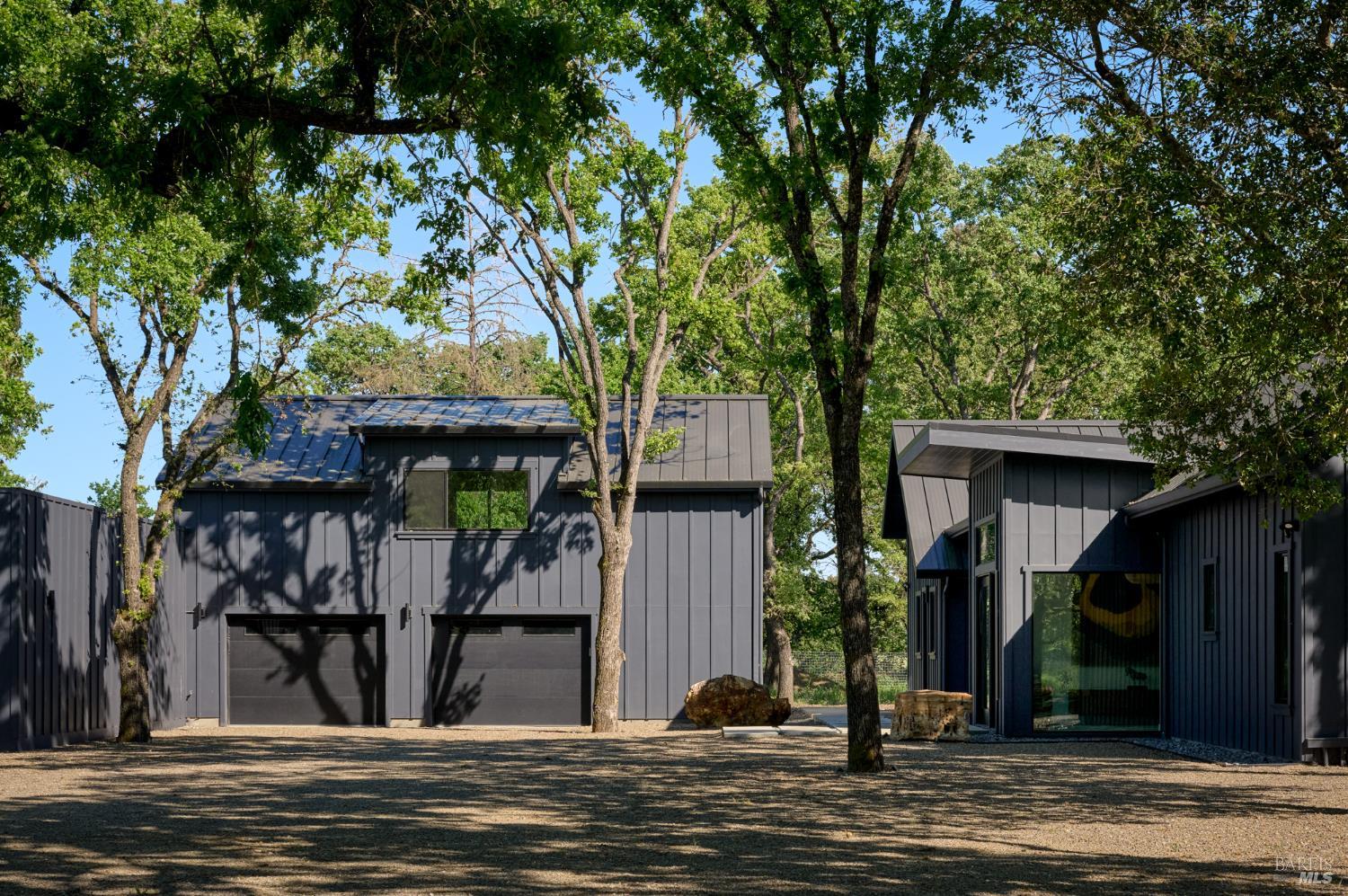 Detail Gallery Image 14 of 44 For 247 Fisher Ln, Sonoma,  CA 95476 - 5 Beds | 6/2 Baths