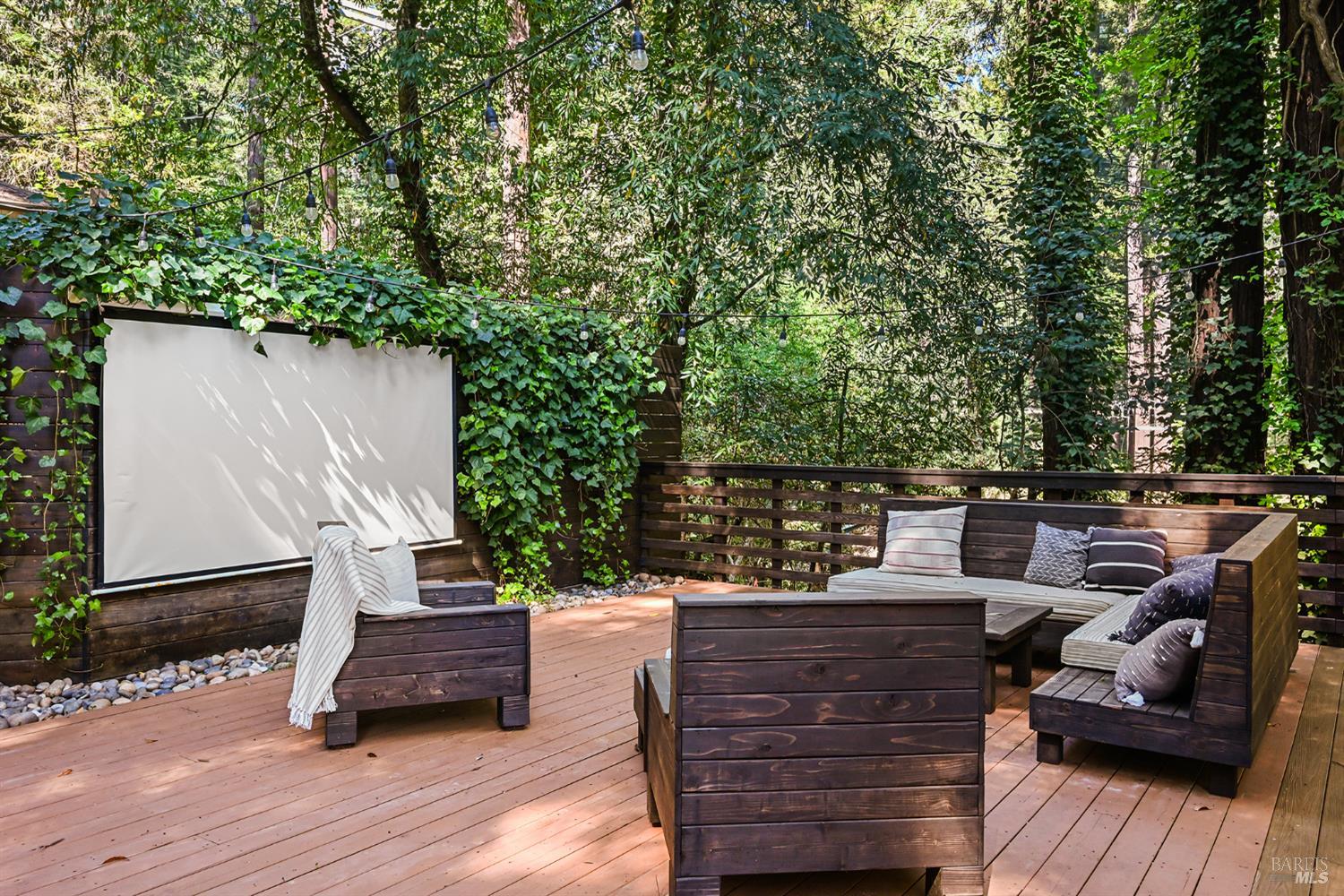 Detail Gallery Image 15 of 84 For 14685 Willow Rd, Guerneville,  CA 95446 - 3 Beds | 3 Baths