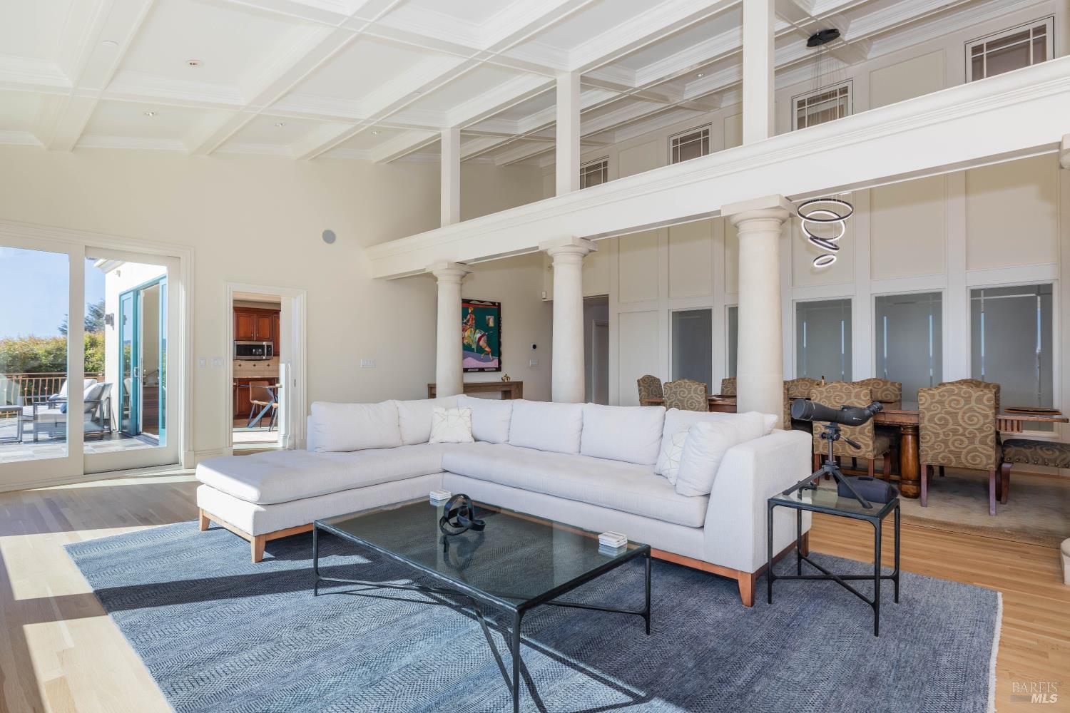 Detail Gallery Image 7 of 41 For 9 Francisco Vista Ct, Tiburon,  CA 94920 - 5 Beds | 4/2 Baths