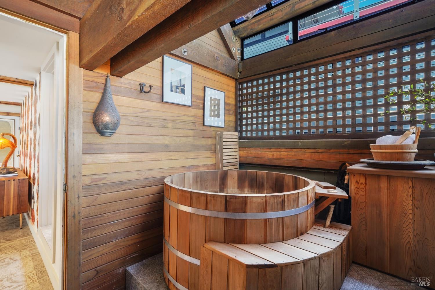 Detail Gallery Image 20 of 31 For 58 Liberty Dock Unkn, Sausalito,  CA 94965 - 2 Beds | 2/1 Baths