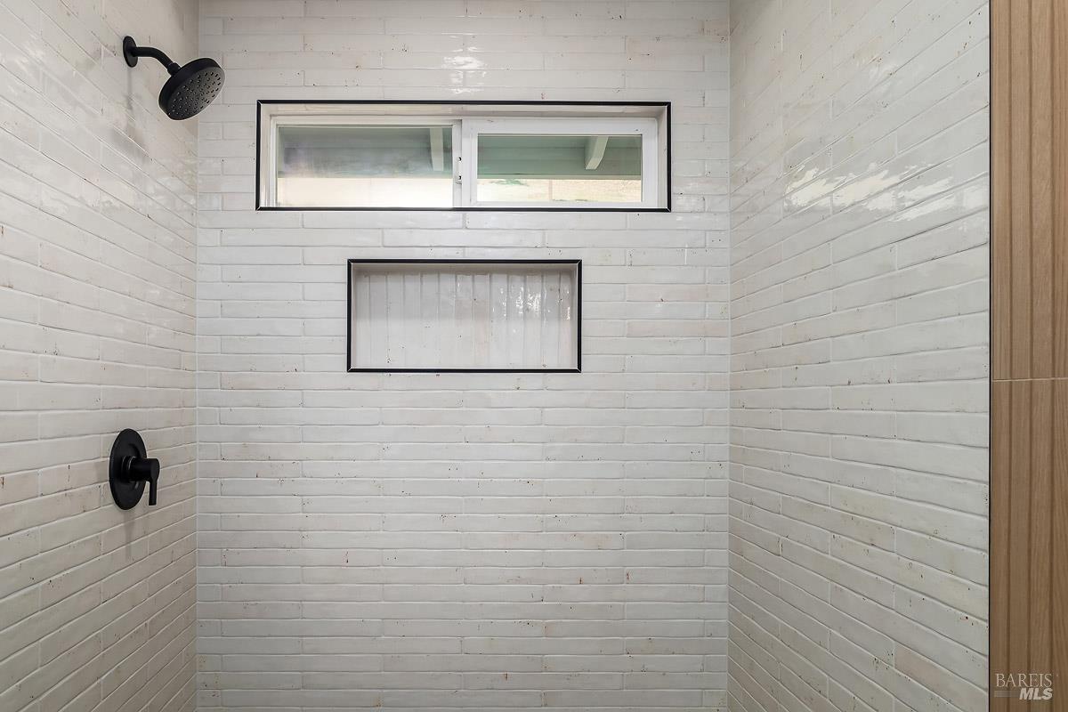 Detail Gallery Image 56 of 93 For 36 Capilano Dr, Novato,  CA 94949 - 5 Beds | 4/1 Baths