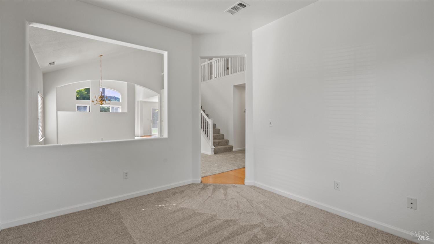 Detail Gallery Image 12 of 49 For 587 Abbey Dr, Fairfield,  CA 94534 - 3 Beds | 3 Baths