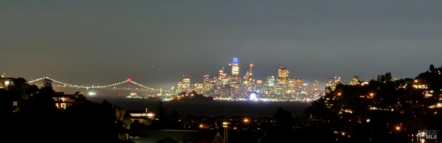 Detail Gallery Image 33 of 41 For 9 Francisco Vista Ct, Tiburon,  CA 94920 - 5 Beds | 4/2 Baths