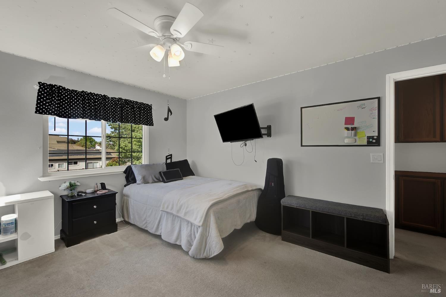 Detail Gallery Image 60 of 75 For 150 Deerglen Cir, Vacaville,  CA 95687 - 5 Beds | 3 Baths