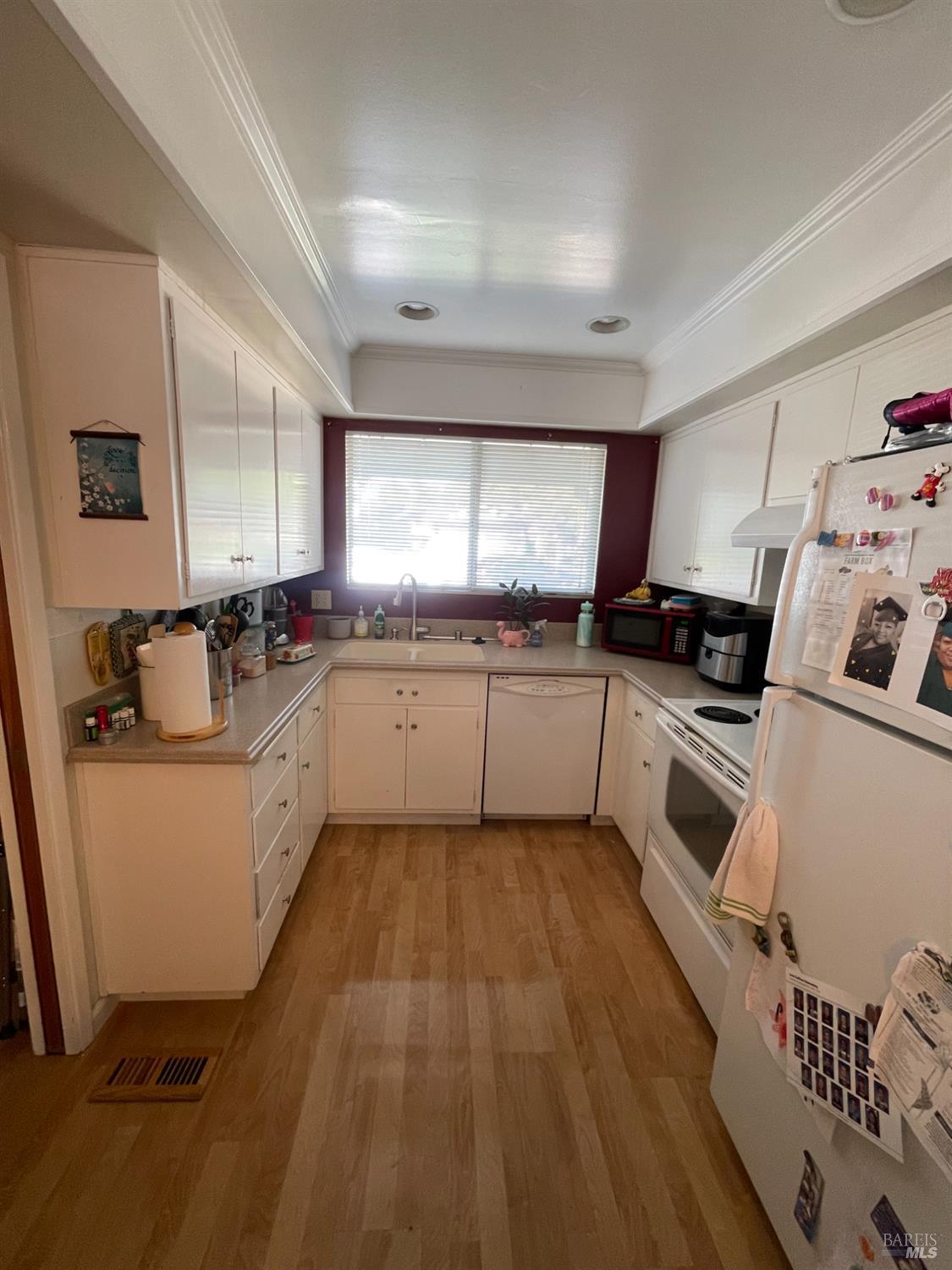 Detail Gallery Image 2 of 5 For 144 Monterey Dr, Vacaville,  CA 95687 - 2 Beds | 1/1 Baths