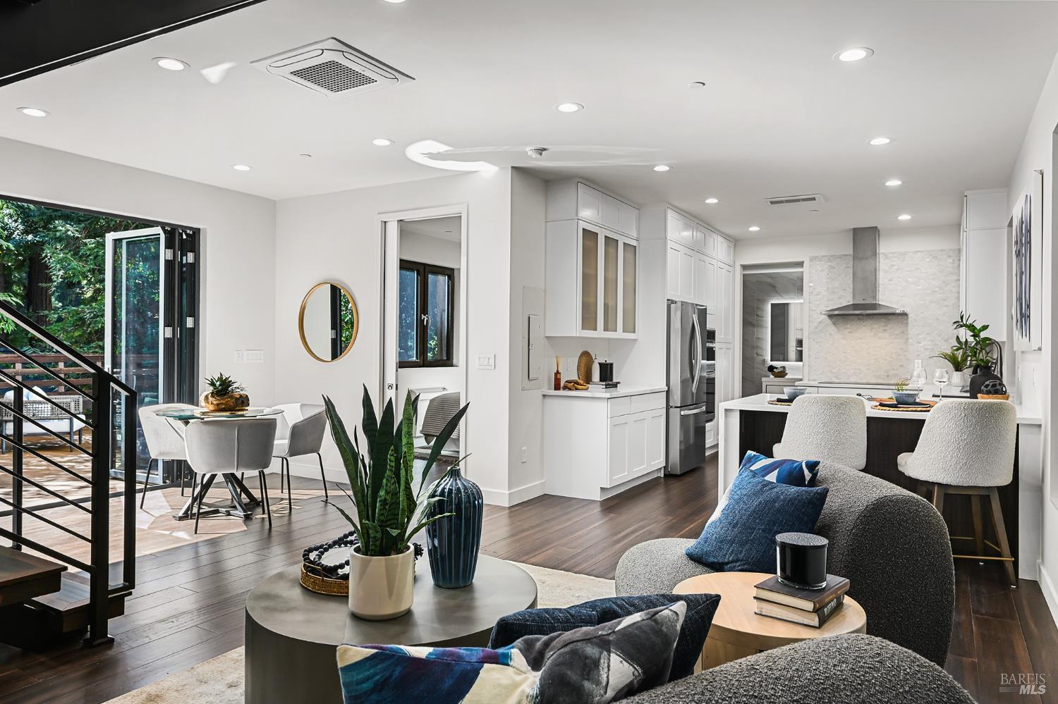 Detail Gallery Image 20 of 84 For 14685 Willow Rd, Guerneville,  CA 95446 - 3 Beds | 3 Baths