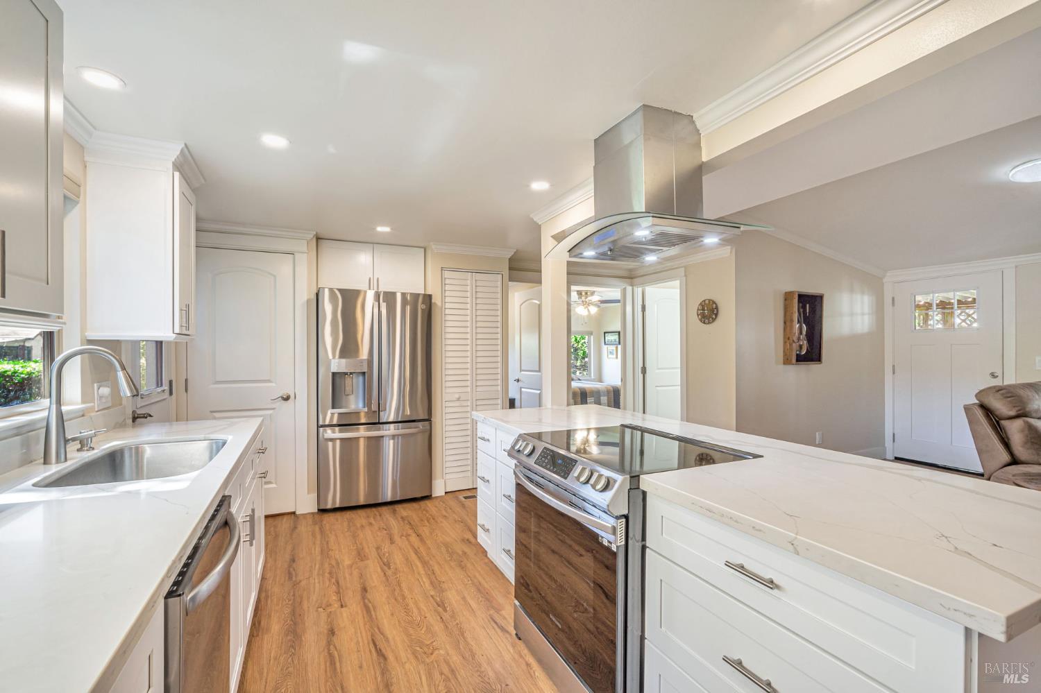 Detail Gallery Image 2 of 36 For 103 Glenoak Ct, Santa Rosa,  CA 95405 - 2 Beds | 2 Baths