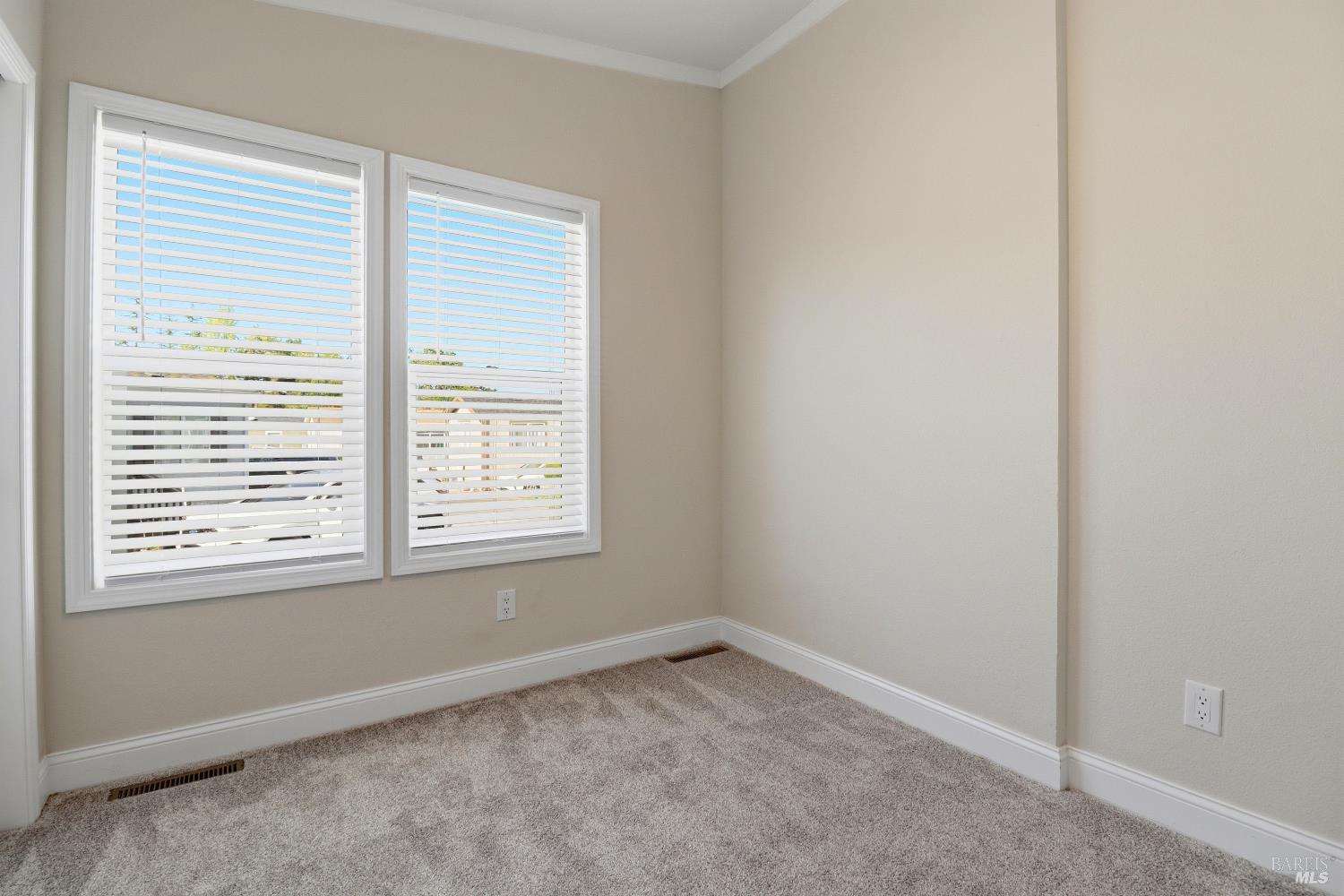 Detail Gallery Image 17 of 27 For 302 Floral Dr, Cotati,  CA 94931 - 2 Beds | 2 Baths