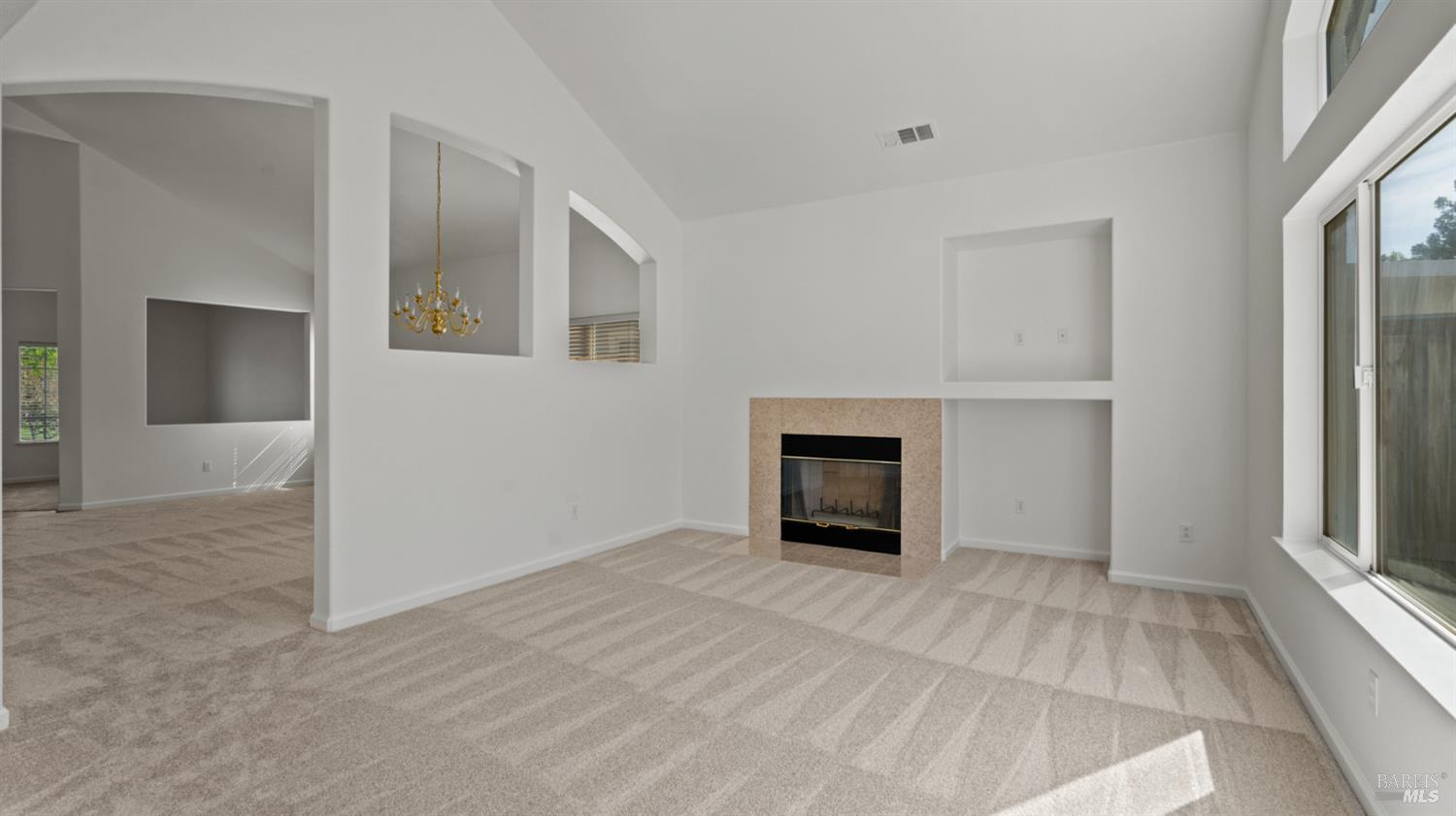 Detail Gallery Image 15 of 49 For 587 Abbey Dr, Fairfield,  CA 94534 - 3 Beds | 3 Baths