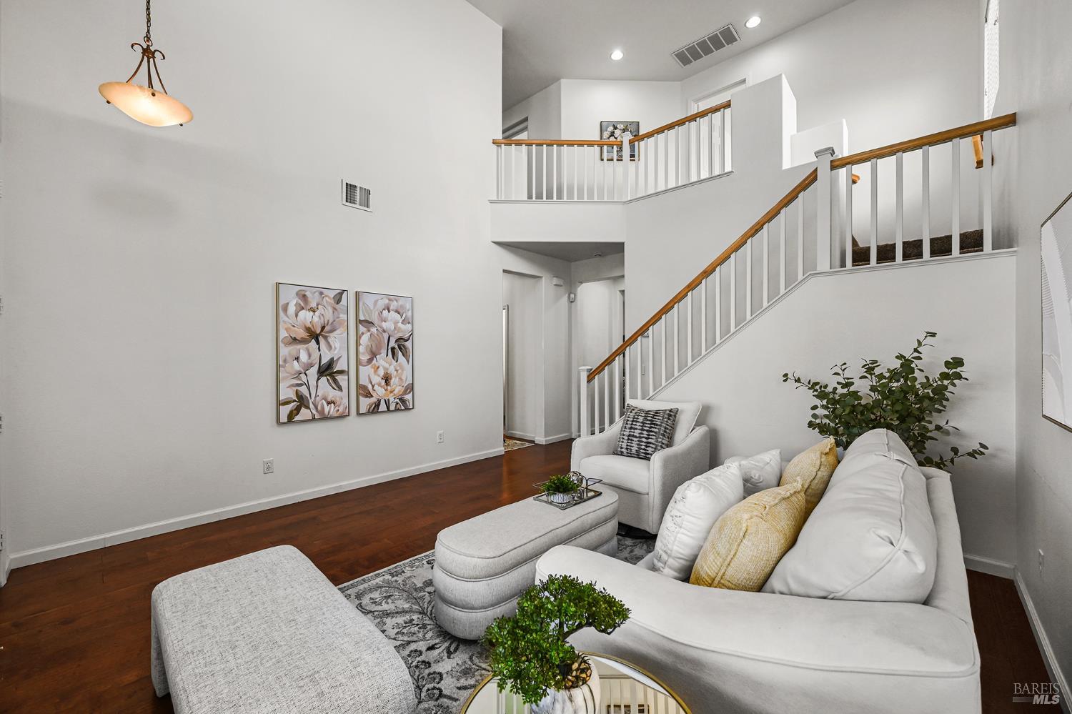 Detail Gallery Image 6 of 51 For 2824 Elk Ln, Santa Rosa,  CA 95407 - 4 Beds | 2/1 Baths