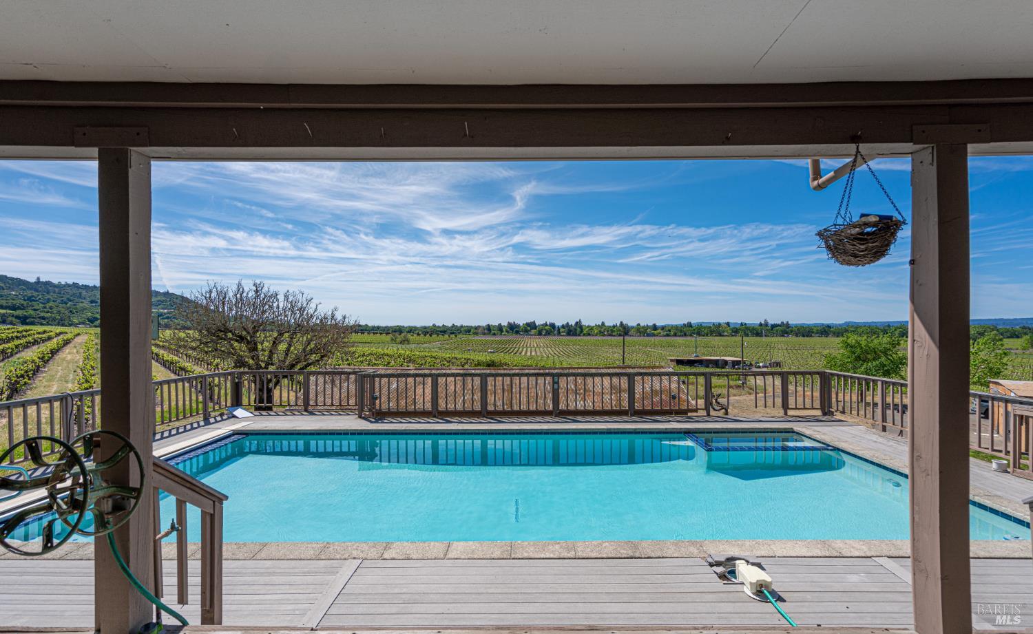 Detail Gallery Image 17 of 60 For 590 Pleasant Ave, Santa Rosa,  CA 95403 - 4 Beds | 3 Baths