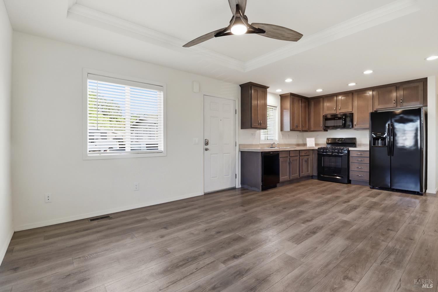 Detail Gallery Image 8 of 23 For 117 Silver Dr, Cotati,  CA 94931 - 2 Beds | 1 Baths