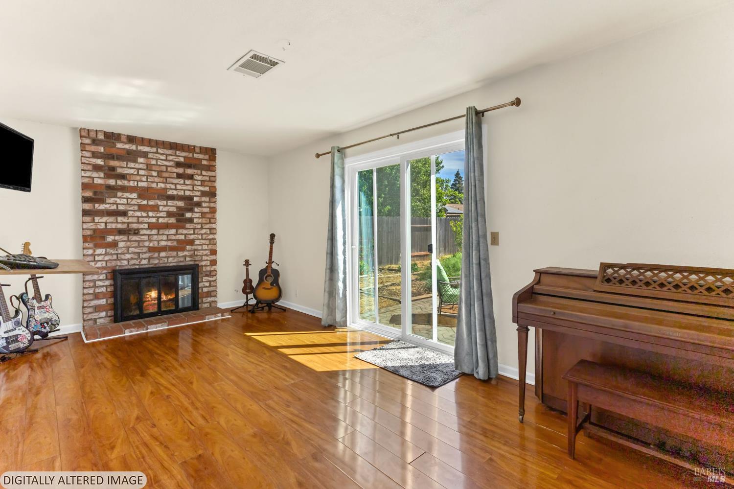 Detail Gallery Image 15 of 36 For 182 Fairview Dr, Vacaville,  CA 95687 - 3 Beds | 2 Baths