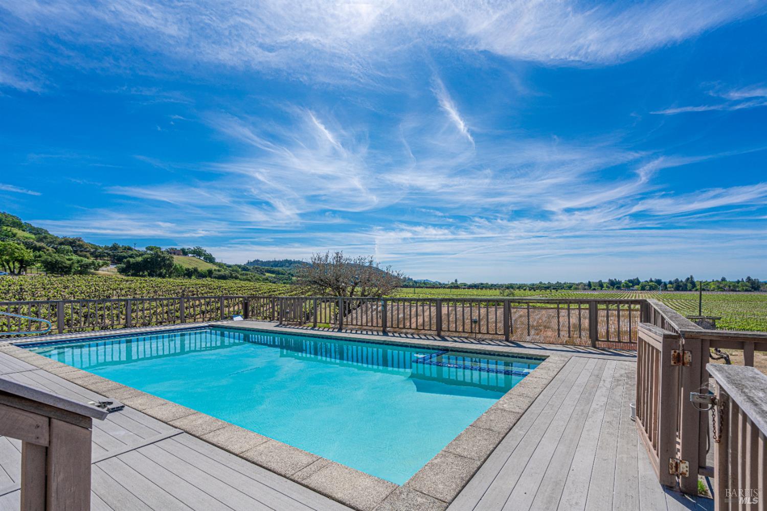 Detail Gallery Image 13 of 60 For 590 Pleasant Ave, Santa Rosa,  CA 95403 - 4 Beds | 3 Baths