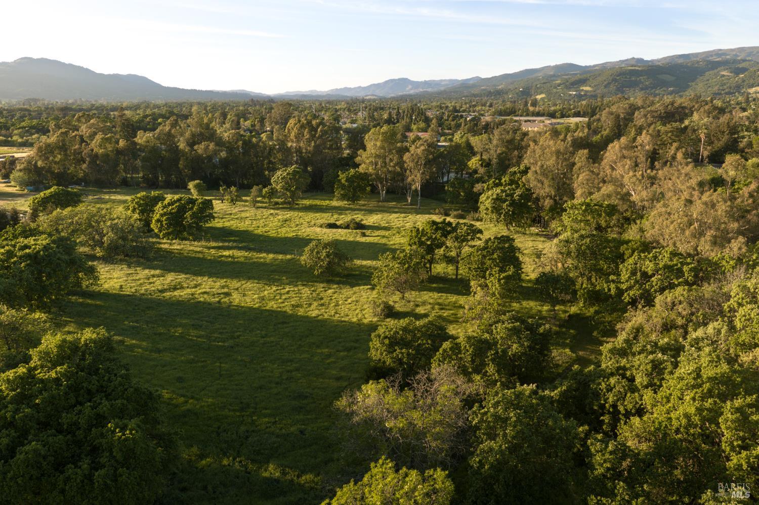 Detail Gallery Image 22 of 22 For 195 Fisher Ln, Sonoma,  CA 95476 - 10 Beds | 9/2 Baths