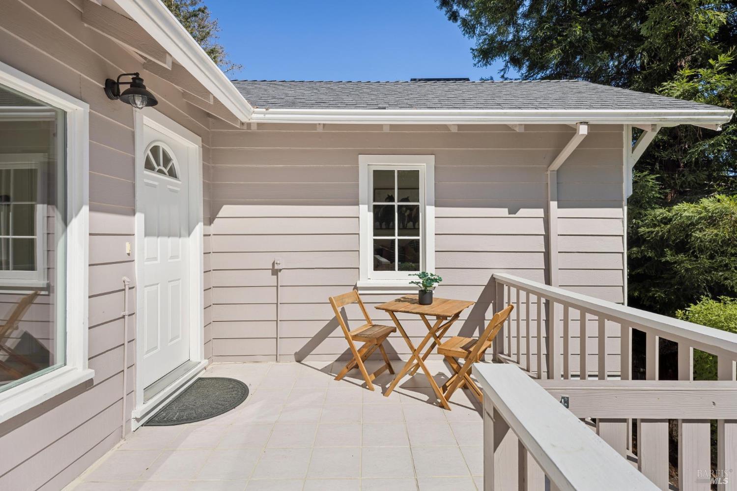 Detail Gallery Image 3 of 36 For 152 Almonte Blvd, Mill Valley,  CA 94941 - 3 Beds | 3 Baths