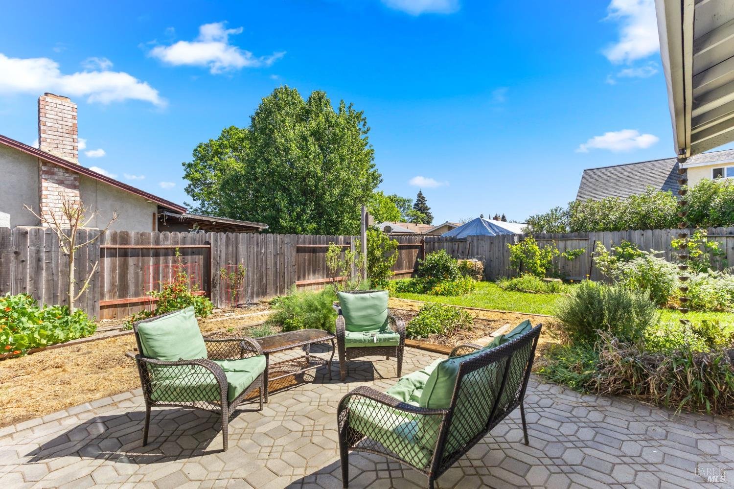 Detail Gallery Image 26 of 36 For 182 Fairview Dr, Vacaville,  CA 95687 - 3 Beds | 2 Baths