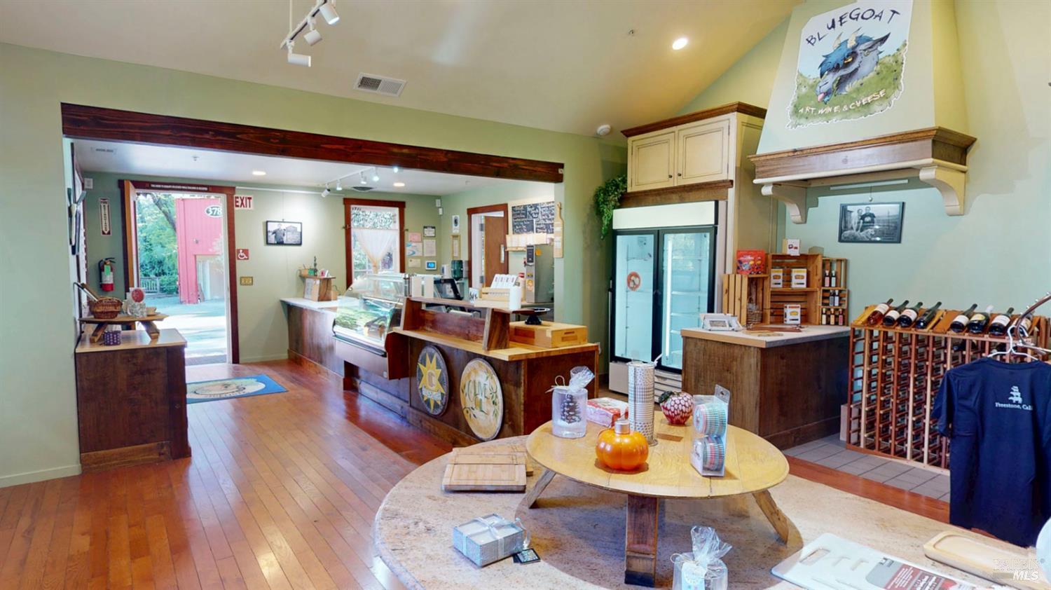 Detail Gallery Image 13 of 59 For 380 Bohemian Hwy, Freestone,  CA 95472 - 2 Beds | 2 Baths