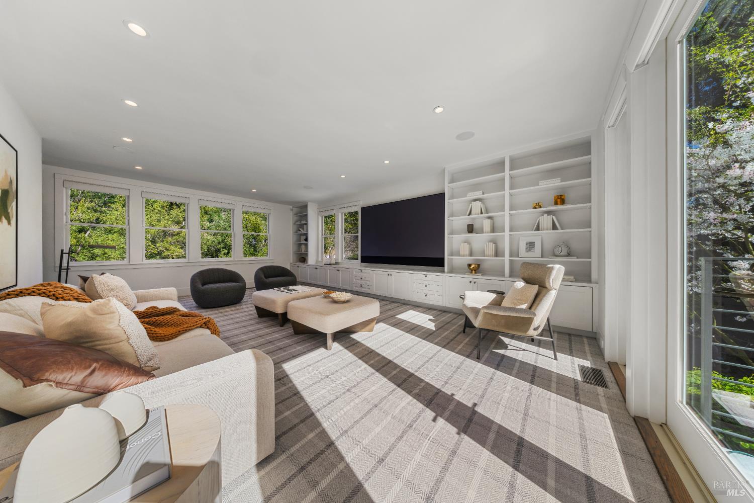 Detail Gallery Image 36 of 97 For 80 Laurel Grove Ave, Ross,  CA 94957 - 5 Beds | 5/1 Baths