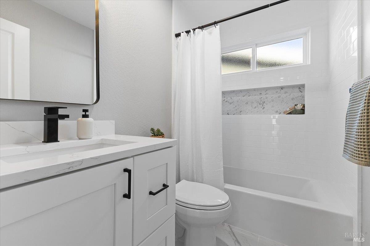 Detail Gallery Image 29 of 37 For 1622 Weaverly Dr, Petaluma,  CA 94954 - 3 Beds | 3 Baths