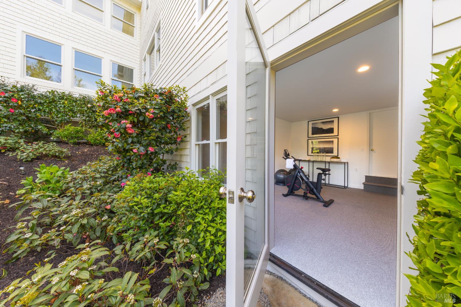 Detail Gallery Image 71 of 97 For 80 Laurel Grove Ave, Ross,  CA 94957 - 5 Beds | 5/1 Baths